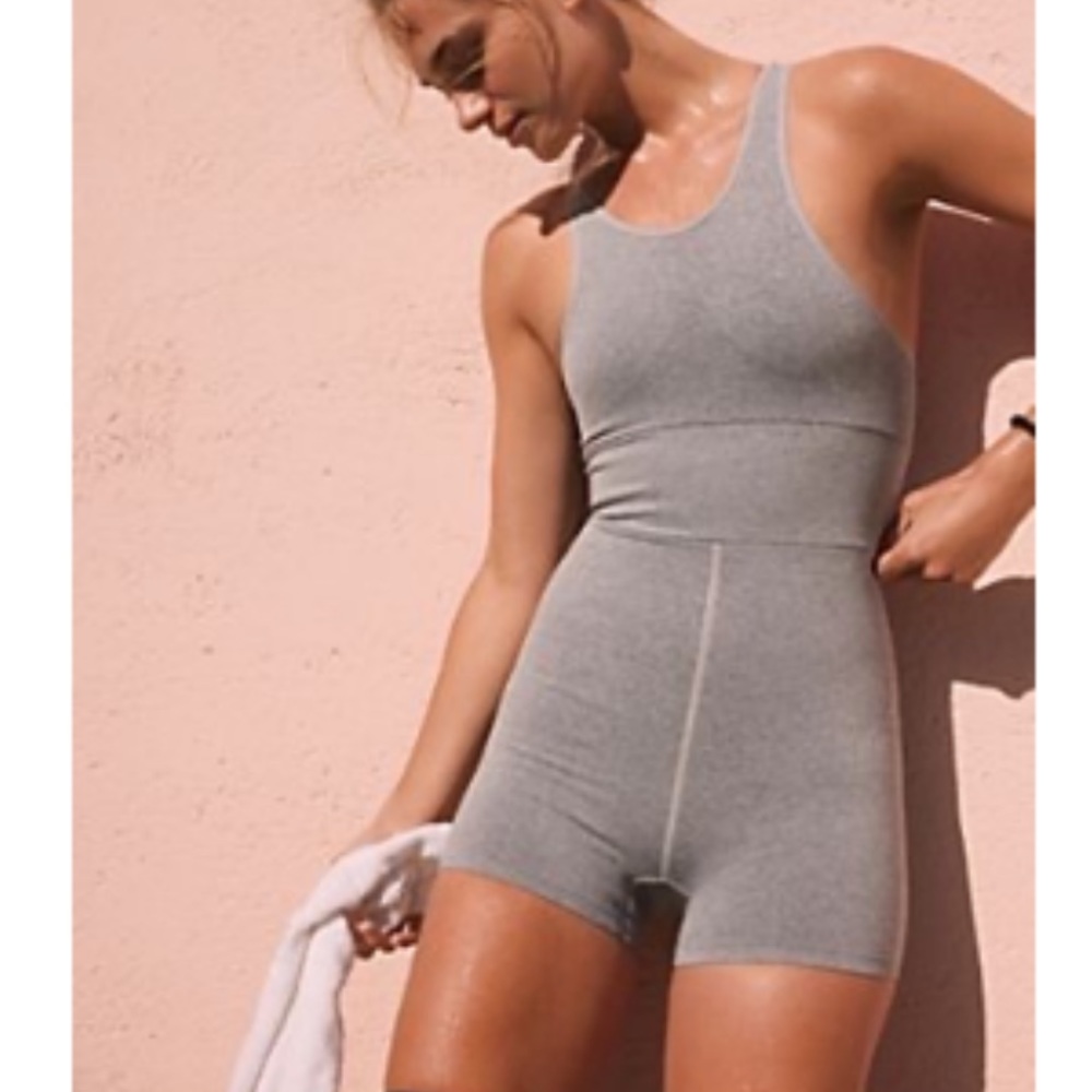 NWT FREE PEOPLE RUNSIE in heather grey